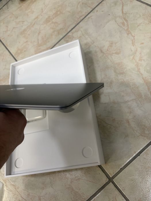 MacBook Air 13 m1 8/256