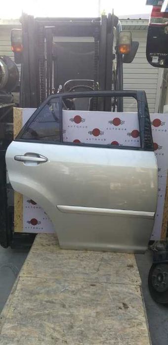 Дверь Toyota Harrier XU30 2005