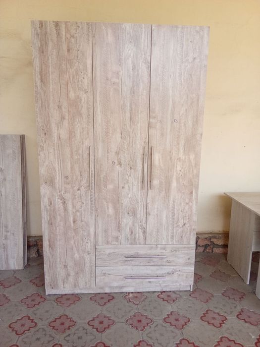 Продаётся шкаф из качественного ДСП от производителя из первых рук
