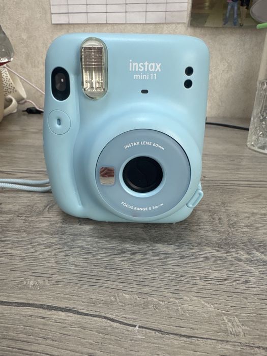 instax mini 11.