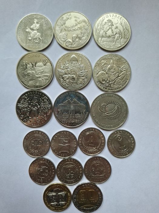 Юбилейные монеты Казахстана продам