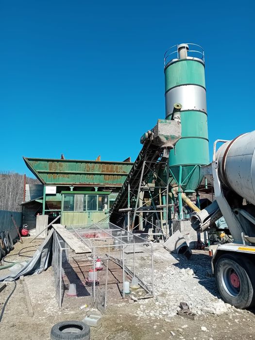 Vând stație de beton și cifa