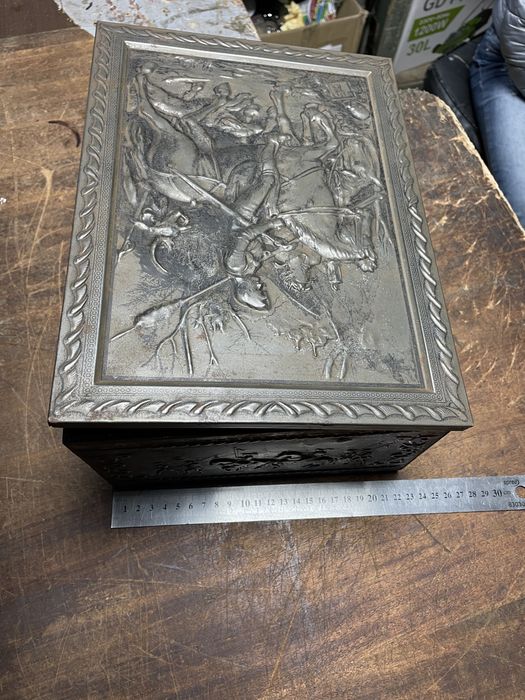 Стара желязна кутия