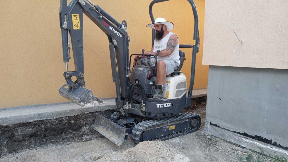 Inchiriez Miniexcavator