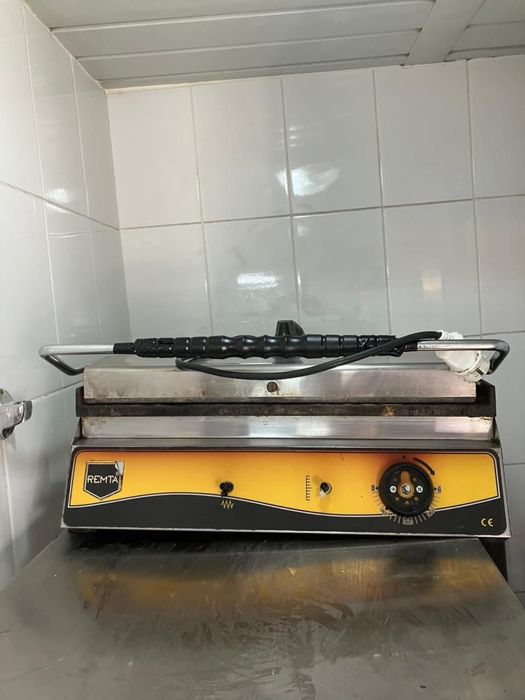 Тостер, фритурница, донер аппарат.