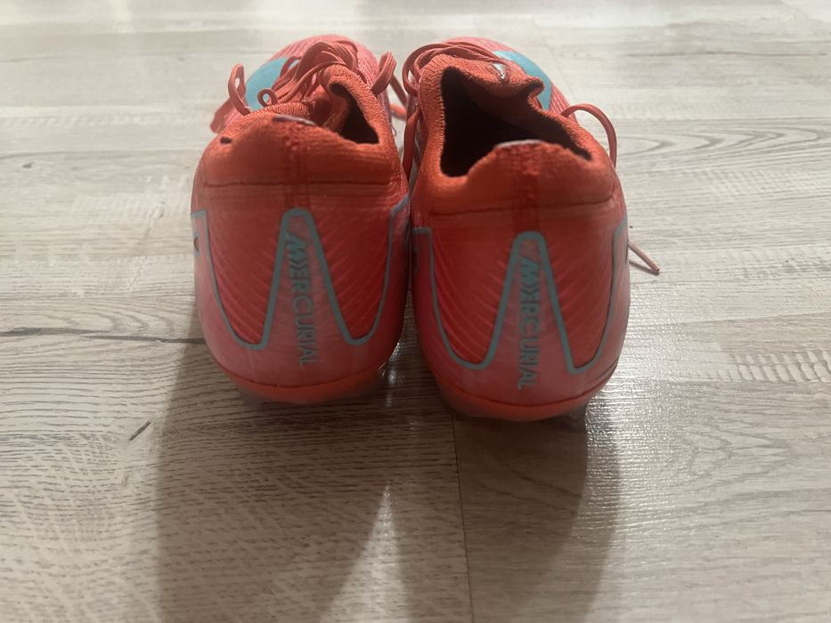 Adisasi Nike fotbal Mercurial