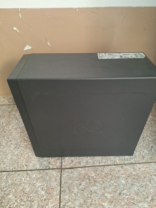 Продам сервер Fujitsu PRIMERGY TX100 S3p