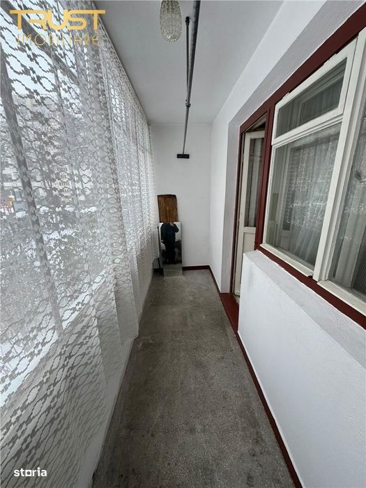 3 Camere I 66 MP I Boxa 25 MP I Manastur
