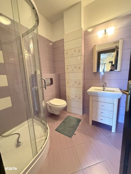 Apartament 3 camere, balcon, Cetate