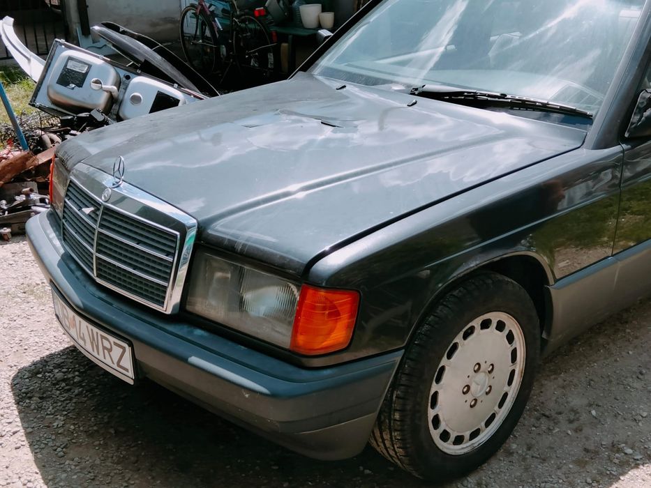 Vând Mercedes 190