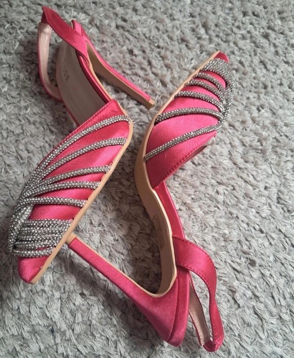 Pantofi eleganți de dama