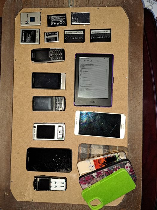 Запчасти на телефон