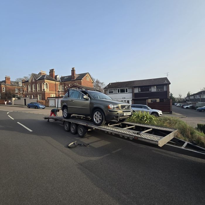 Dezmembrez Volvo XC90 D5 aut 7 locuri 2010