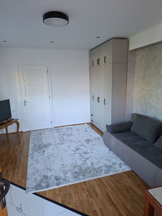 Inchiriez 2 camere zona iulius mall