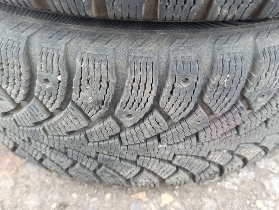 Продам зимнюю шину.