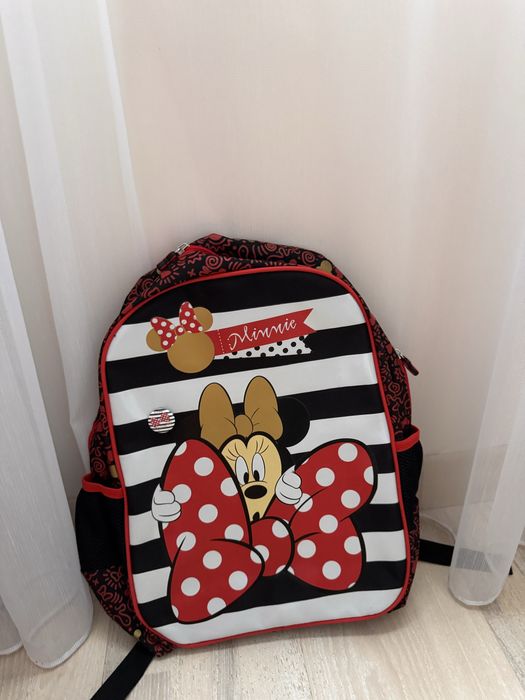 Vand ghiozdane fete si baieti!