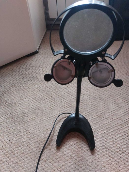 Продам лампу( лупу)