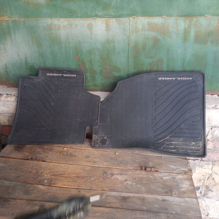 Полик автомобильный Highlander 2013