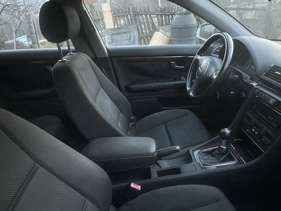 Vand Audi a4, pentru dezmembrări