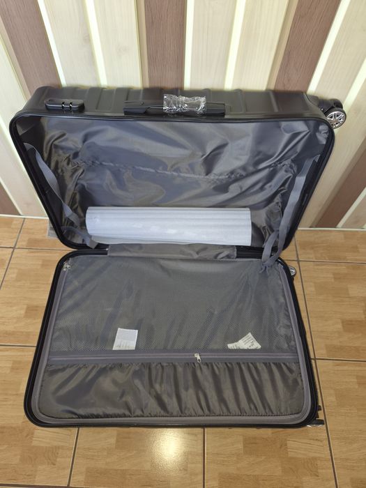 Valiza Troler Neagra cu Dungi Reliefate 90L