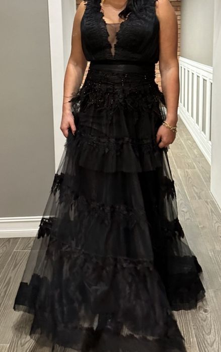 Продам платье с накидкой