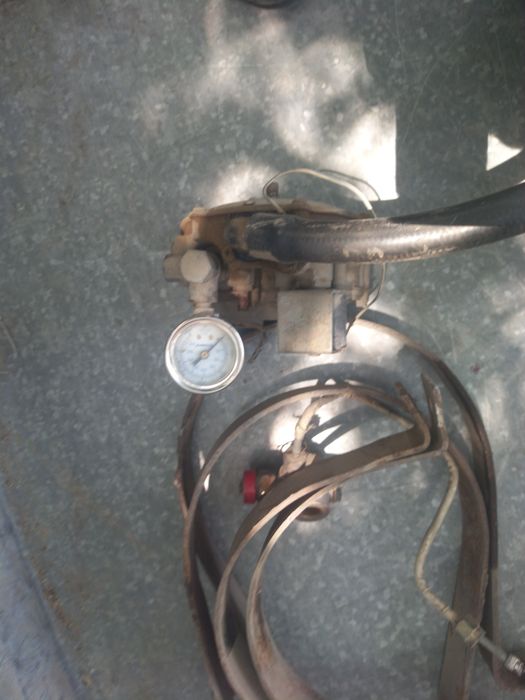 Газ балон сотилади 2 та 30 талиг