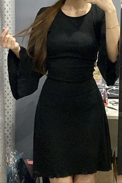 Продам платье с завязками сзади