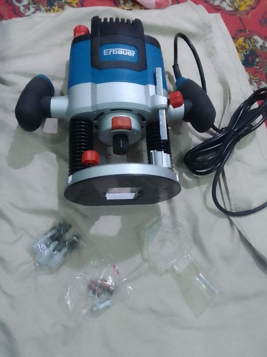 Erbauer 2100w  фрезер сетевой