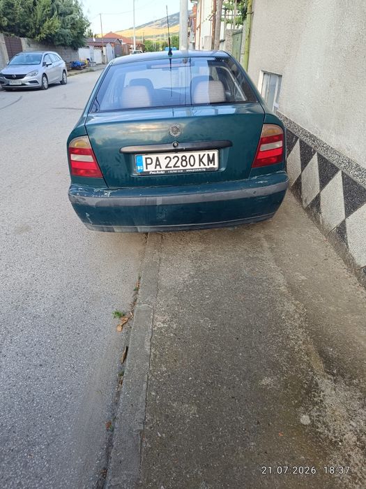 Продавам шкода октавия