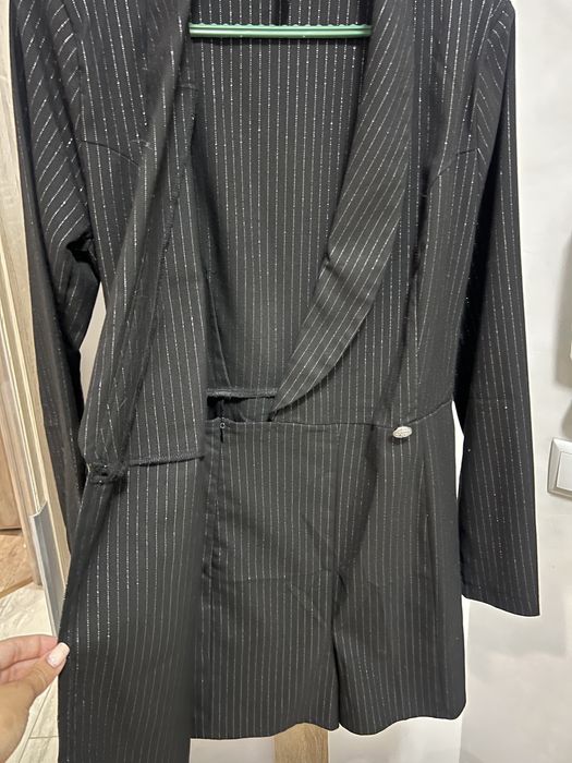 Къс гащеризон с дълъг ръкав