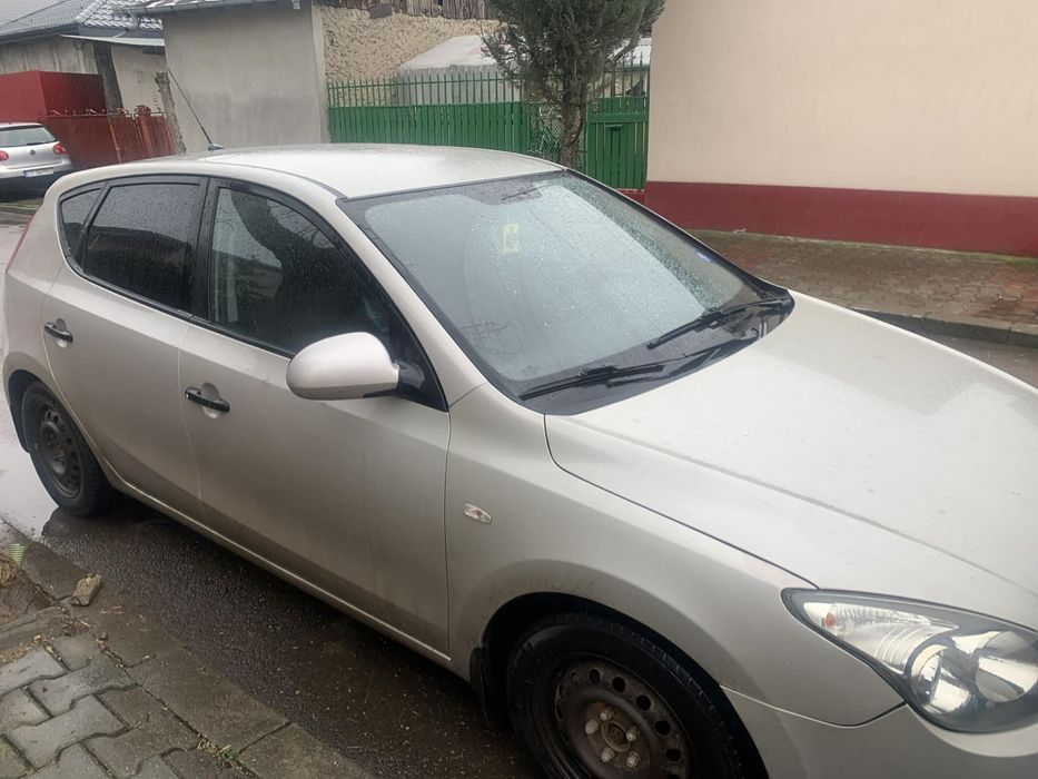 De vanzare HYUNDAI  I30 in perfecta stare de functionare