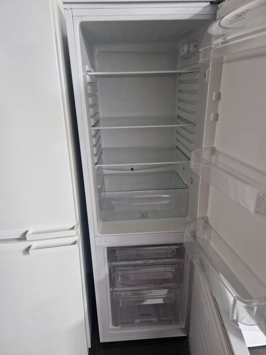 Хладилник с фризер Electrolux A++