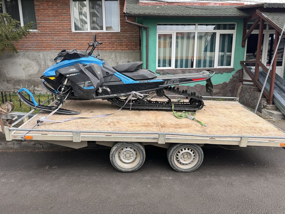 Snowmobil Ski Doo Summit 850 E-Tec Shot