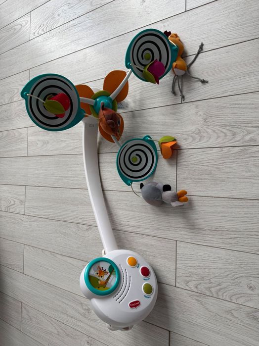 Музыкальный мобиль на кроватку