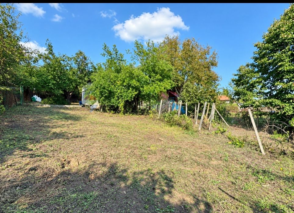 Собственик продава вила с двор във вилна зона, гр. Русе — без посредник