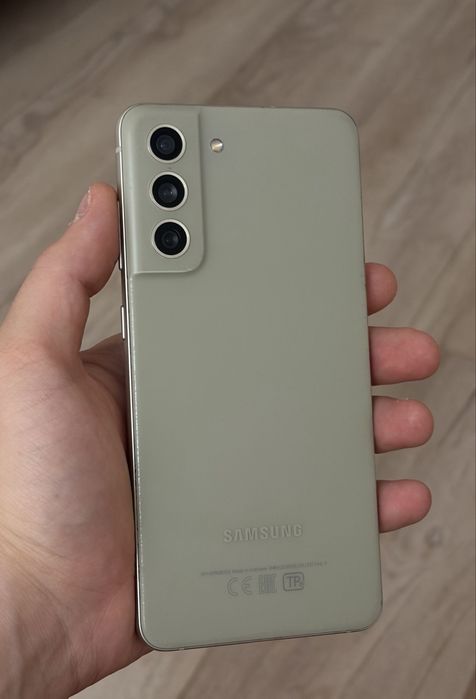Продам мощный флагман Samsung galaxy S21 FE 5G