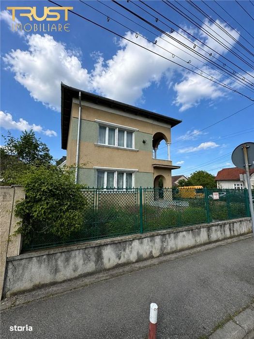 Casa cu 5 camere l 406 MP Teren l Garaj l Andrei Muresanu