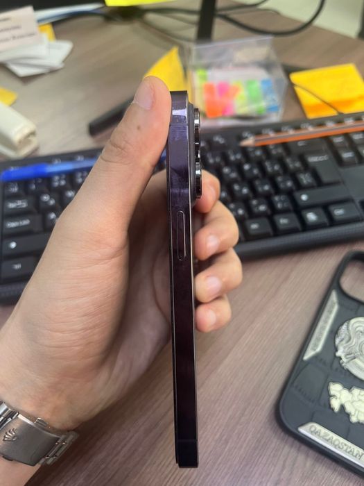 Продам iphone 14 pro