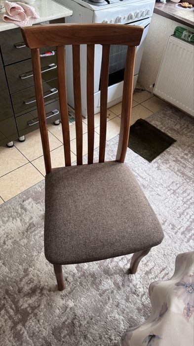 Деревянный стул для кухни и гостиной