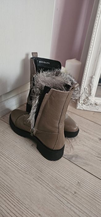 Дамски боти с естествен пух