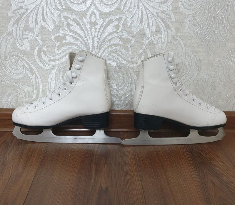Коньки для девочек б/у 32р.