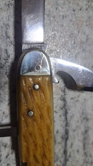 Vînd briceag franțuzesc