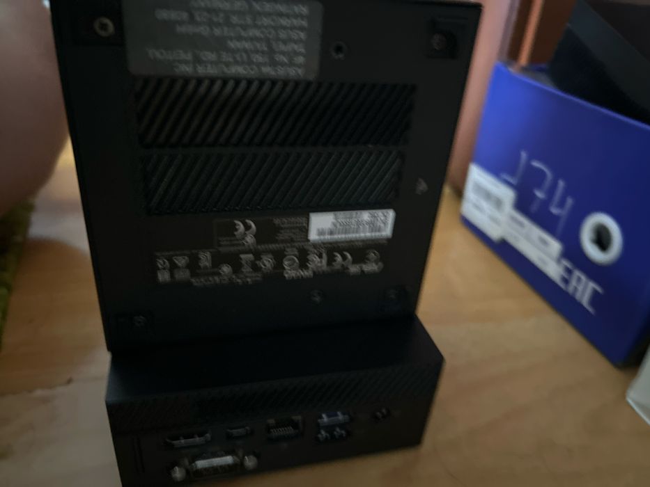 ASUS мини-компьютер