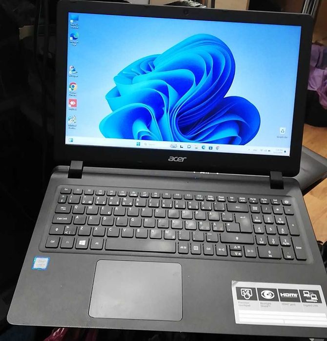 Acer Aspire ES1-572 CORE i5-7200U 8 GB SSD 250 GB WIN 11 BATERIE OK