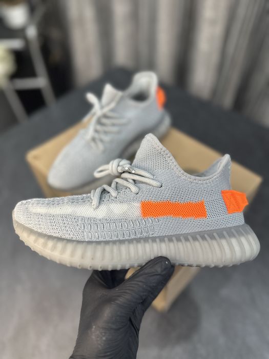 Adidai Dama. Yeezy Boost 350 V2-  Nr-37. Full box!
