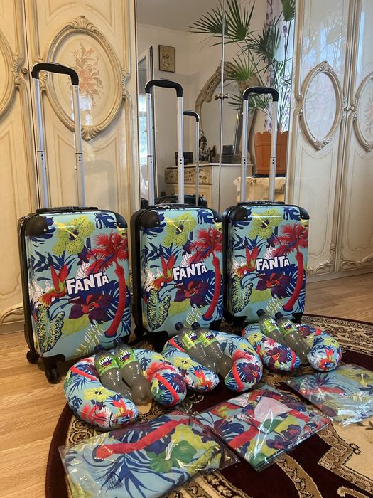 Vând troler nou , branduit de Raluca Bararu