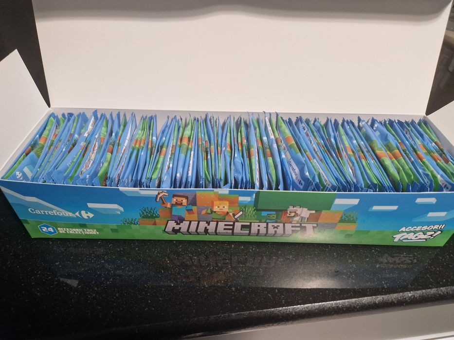 Vand brelocuri Minecraft noi, sigilate