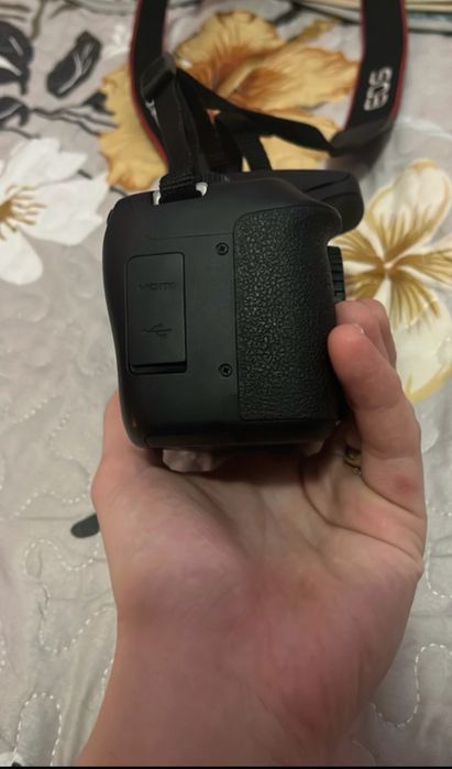 Aparat Canon, in stare foarte buna, kit complet