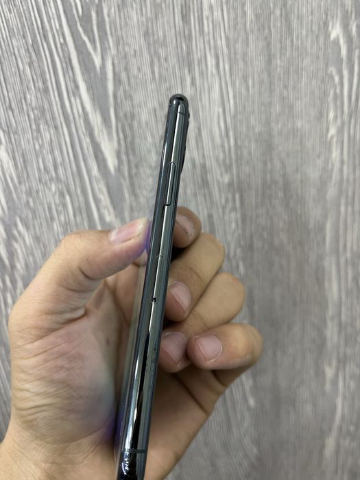 IPhone 11 Pro 64GB.       .