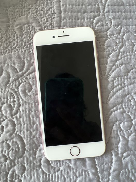 Iphone 7; 256GB розовое золото